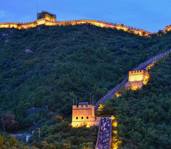 Great Wall at Juyongguan Pass launches 'night tour'
